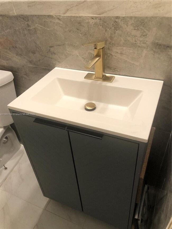 Photo - 6890 Liberty St