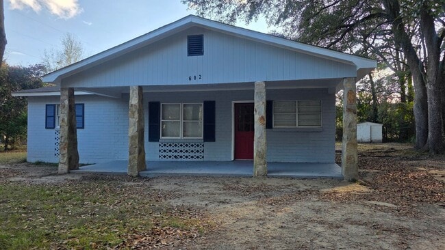 Photo - BEAUTIFUL 3 BEDROOM 1 BATH HOME