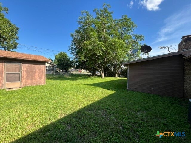 Photo - 1700 Standridge St