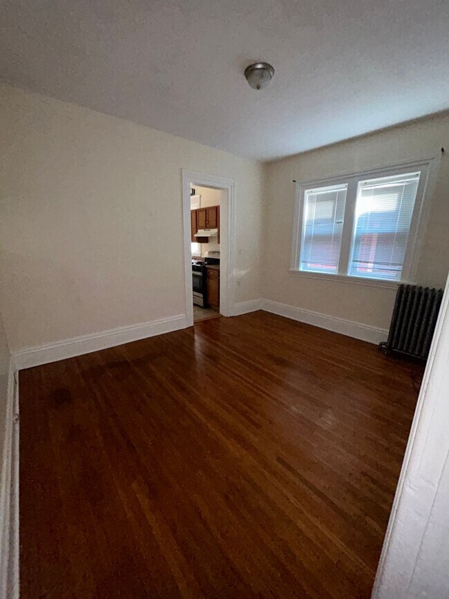 Photo - 52 Rowley St Unit 2