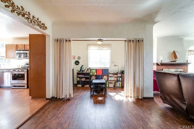 Photo - 5888 Grand Ave