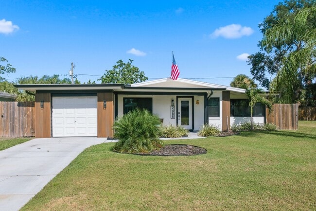 Building Photo - 2488 Del Rio Way
