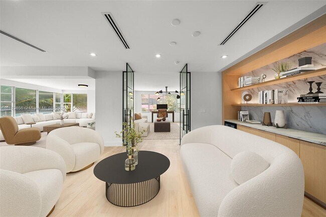 Photo - 5255 Collins Ave Unit 2J