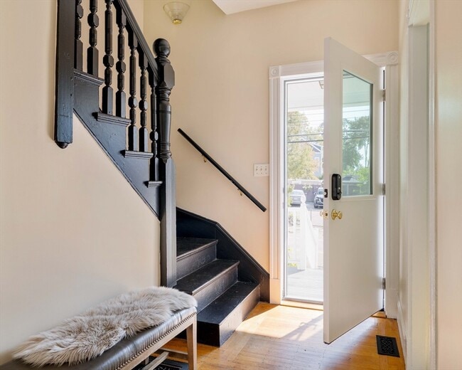 Photo - 87 College Ave