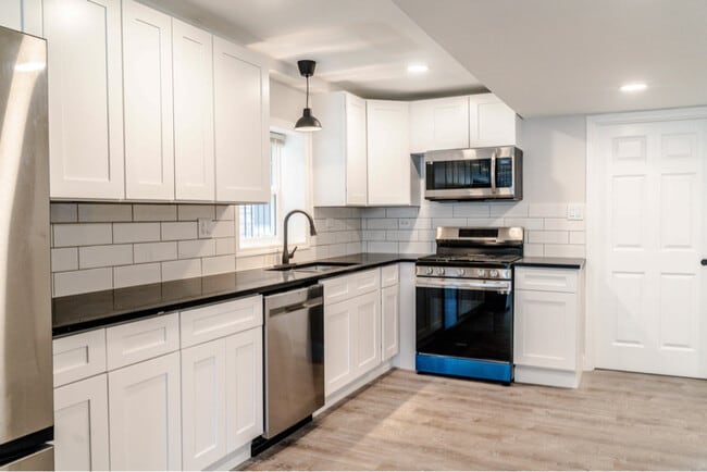 Photo - 2242 N Lavergne Ave Apartment