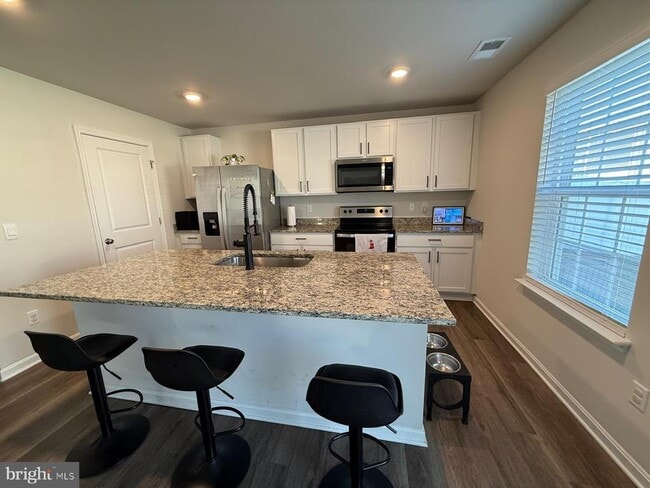 Photo - 367 Centergate Dr