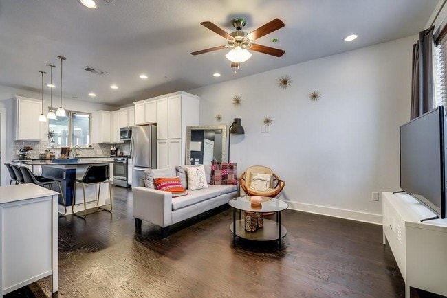 Photo - 7611 Wolverine St