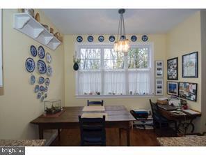 Photo - 1204 Derry Ln