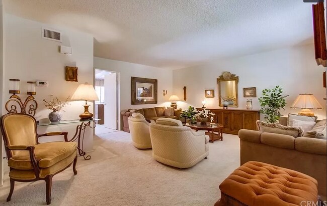 Photo - 2620 Huntington Dr