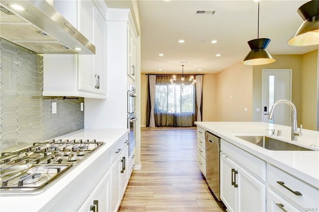 Photo - 168 Spectacle