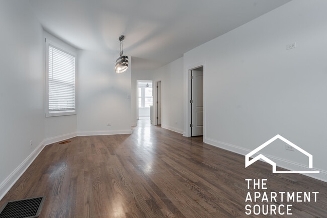 Photo - 2922 N Rockwell St Unidad 1