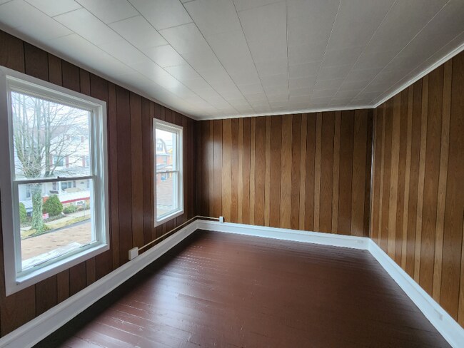 610 Bell Ave