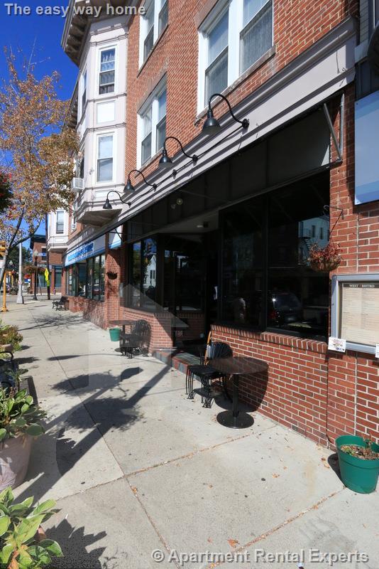 Building Photo - 1139 Broadway Unit #3