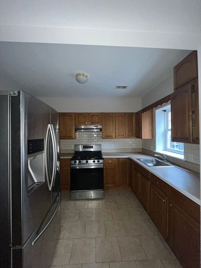 Building Photo - 488 Communipaw Ave Unit 1