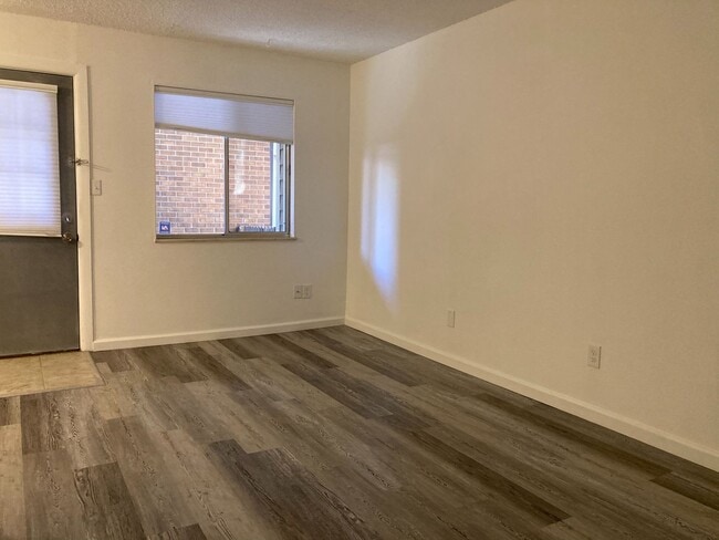 Photo - Recently Renovated 1BR! Lovely Kitchen, Bathroom! (Madison)