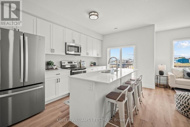 Photo - 470 Darcy Dr