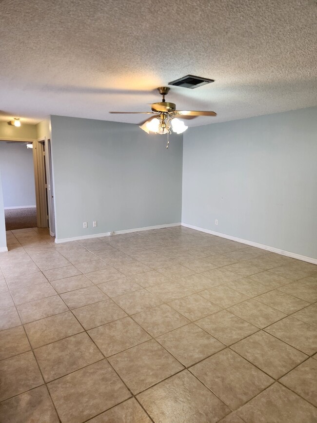 Photo - 1303 Peppertree Trl Unit Peppertree Trail
