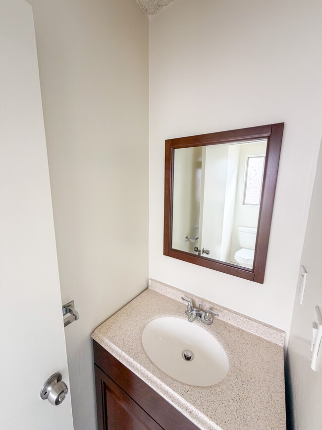 Photo - 15339 Weddington St