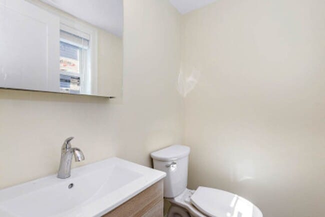 Photo - TUFTS 5 bed 5.5 bath - Available 6/1