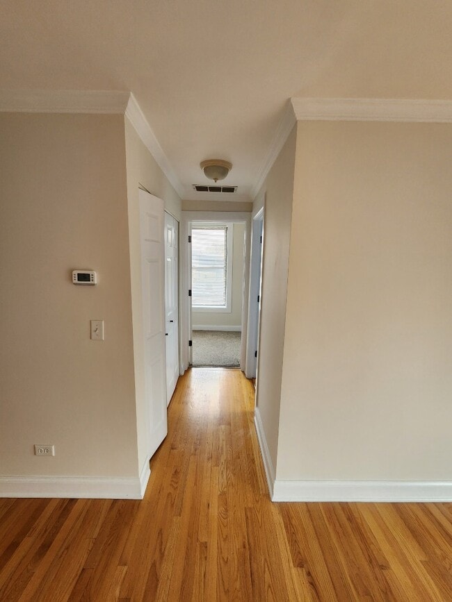 Photo - Buena Park - 1 bedroom + Den available ASAP! Unidad 401