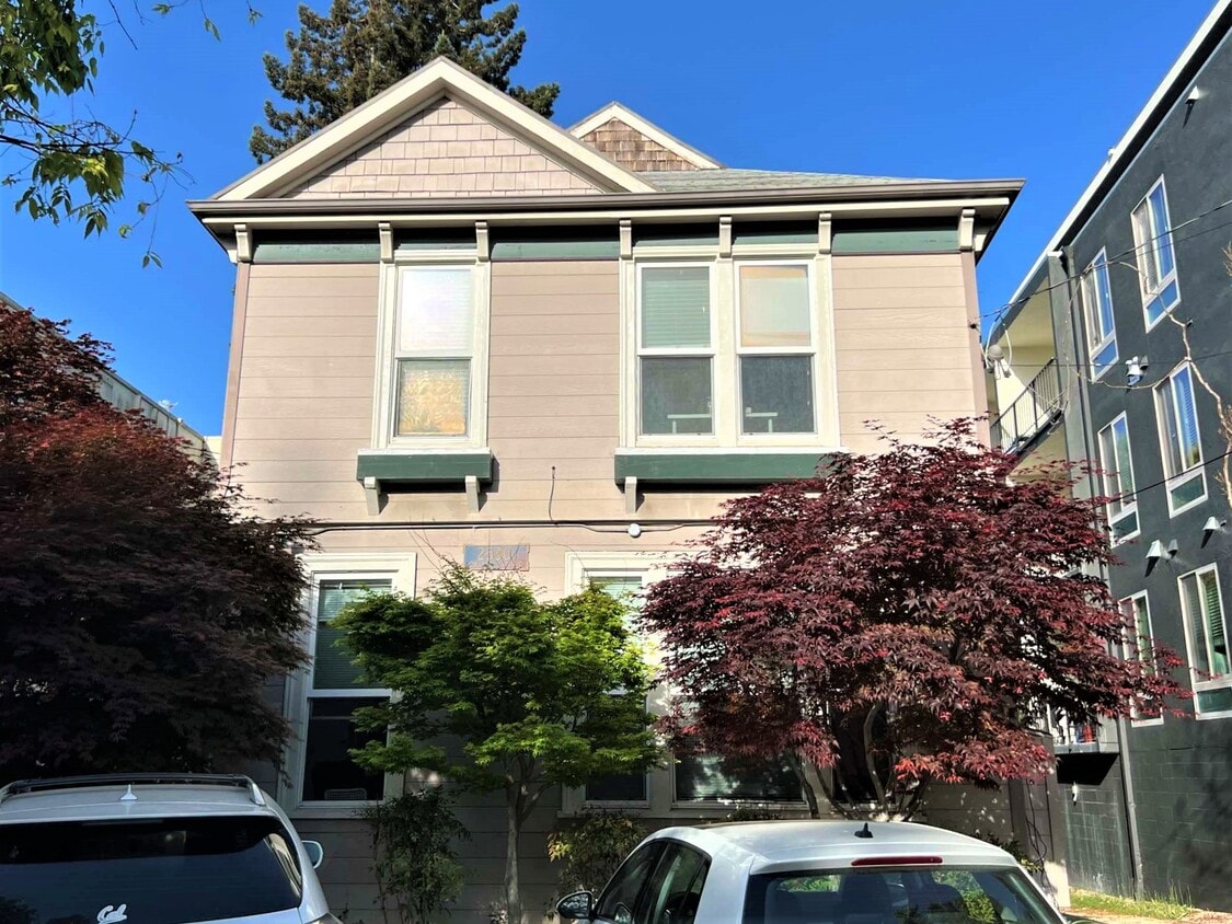Photo - 2530 College Ave (Berkeley, CA)