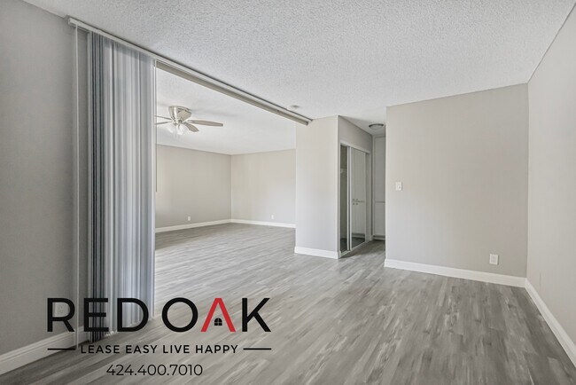 Photo - 8614 Woodley Ave Unidad 313