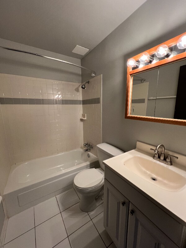 Photo - 2605 N Frederick Ave Unidad 207