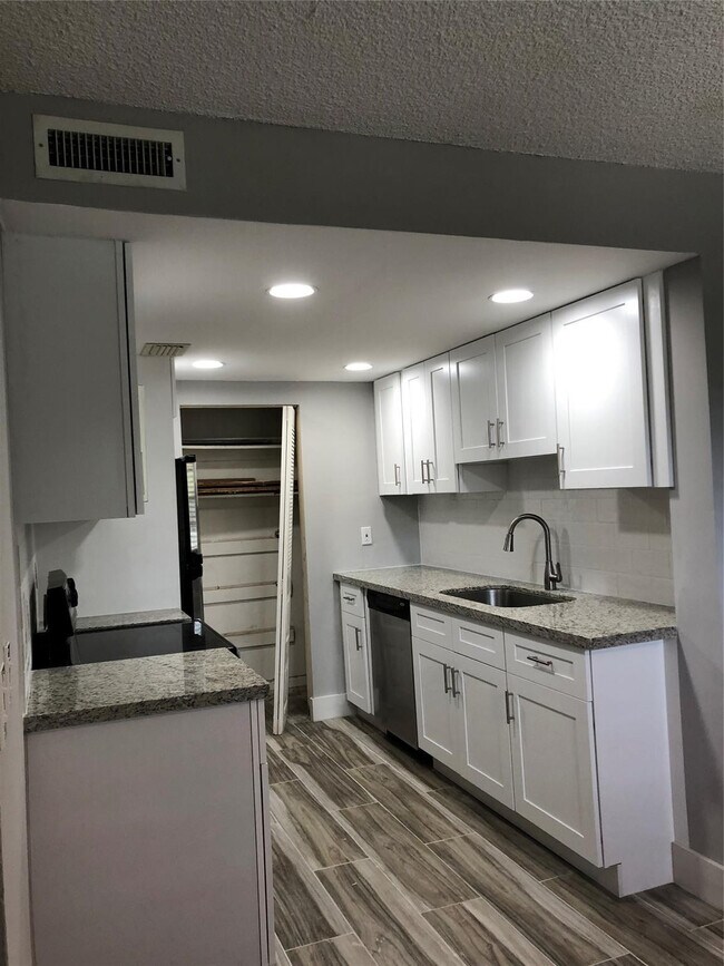 Photo - 500 NE 2nd St Unit 215