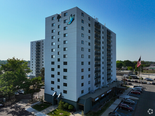Building Photo - Center Line Park Tower Senior 62+ Rental