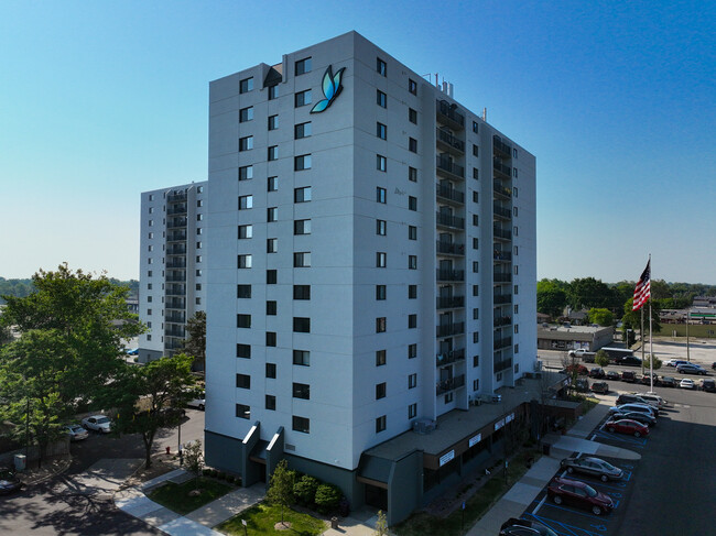 Center Line Park Tower Senior 62+ - Center Line Park Tower Senior 62+ Apartamentos