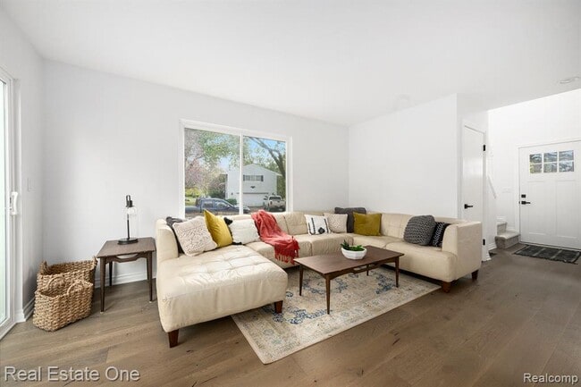 Photo - 4910 Chipman Dr