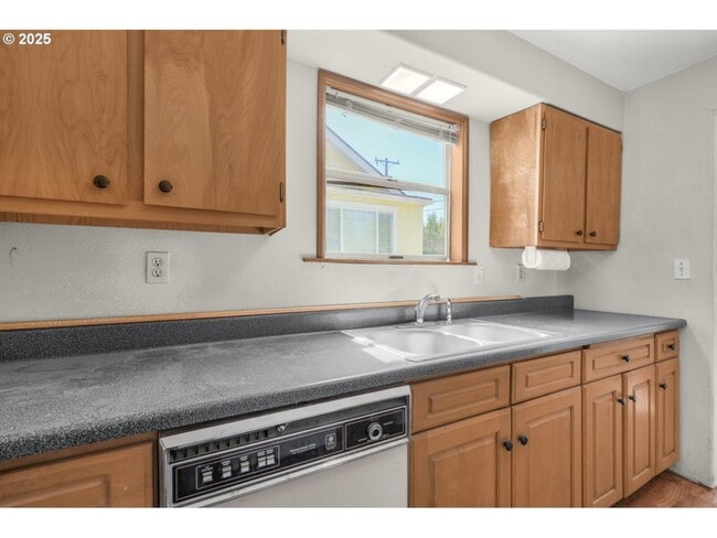 Photo - Warner Street Northeast