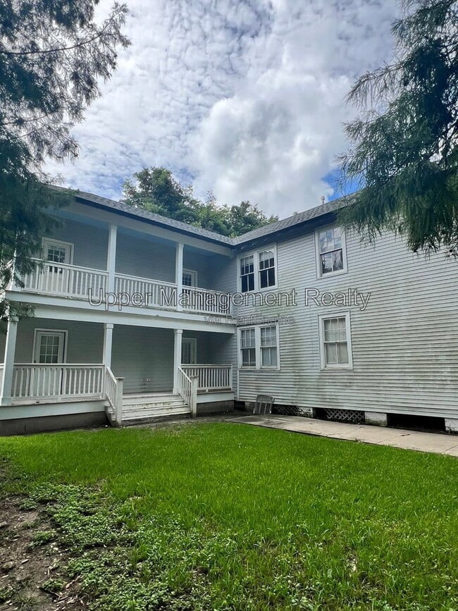 Building Photo - 1533 Lowerline St Unit 1531