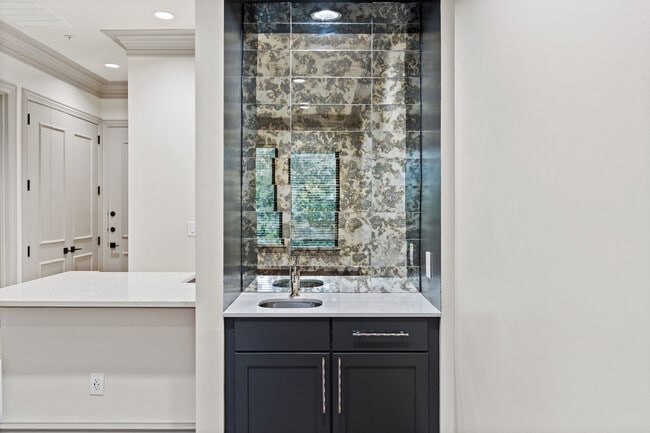 Rienzi at Turtle Creek
