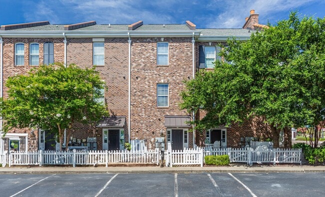 Building Photo - Located just Steps from Shopping, Dining, & Entertainment in The Market Common