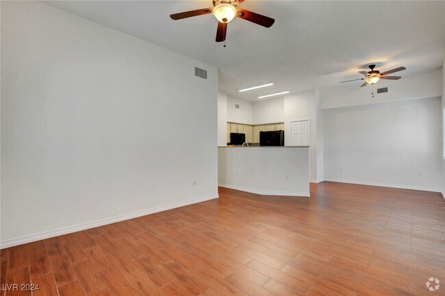 Building Photo - 9303 Gilcrease Ave Unit 2207 Rental