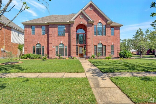 Building Photo - 301 Winding Oak Ln S Rental