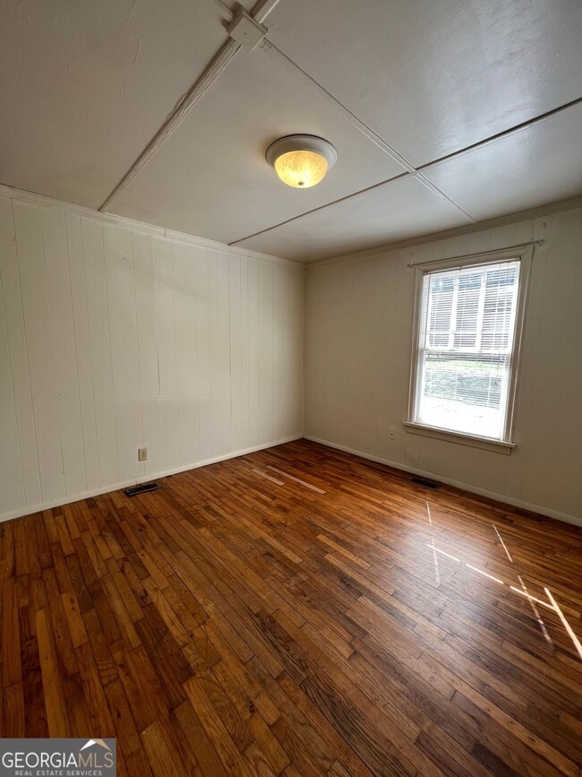 Photo - 145 Herring St