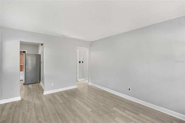 Photo - 6013 N Otis Ave