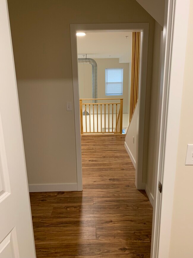 35 Woodside Pl Unit Second floor