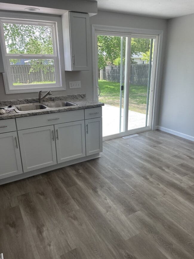 Photo - 1231 Primrose Ln