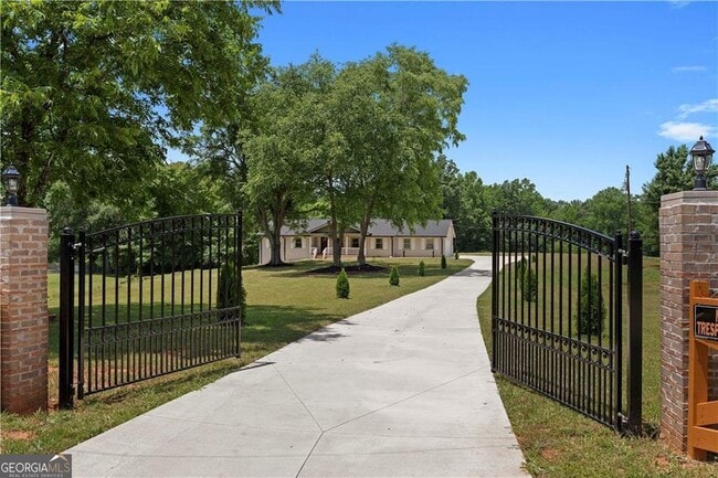Building Photo - 5245 Stonewall Tell Rd