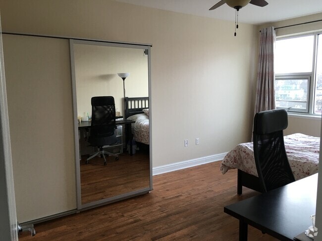 Building Photo - 5570 Centre Ave Unit 311 Rental