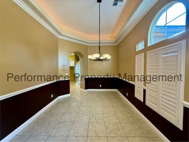 12520 Crown Crest Dr