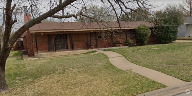Building Photo - 1610 Mesquite St Rental