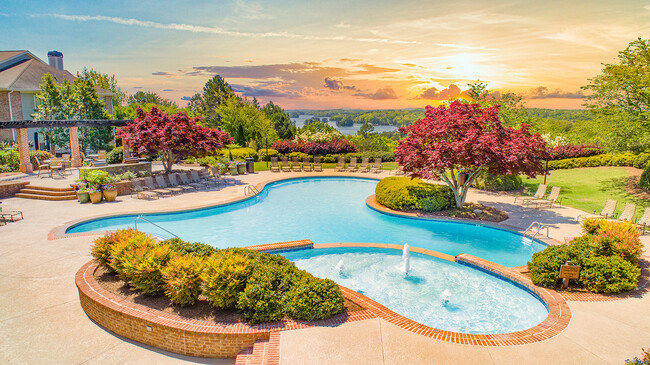 MAA Lake Lanier - MAA Lake Lanier Apartments