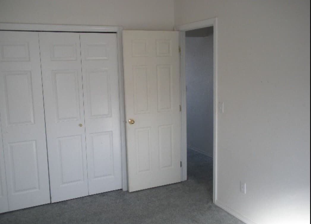 Photo - 697 W 8th S St