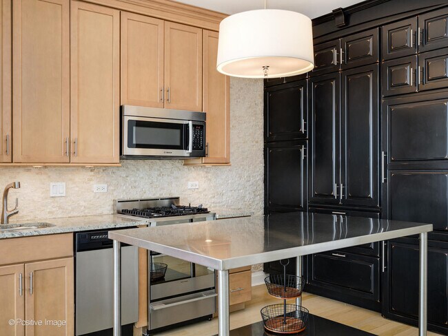 Photo - 33 W Ontario St Unit 57G