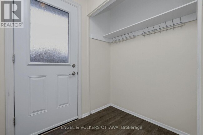 Photo - 20 Meadowbank Dr