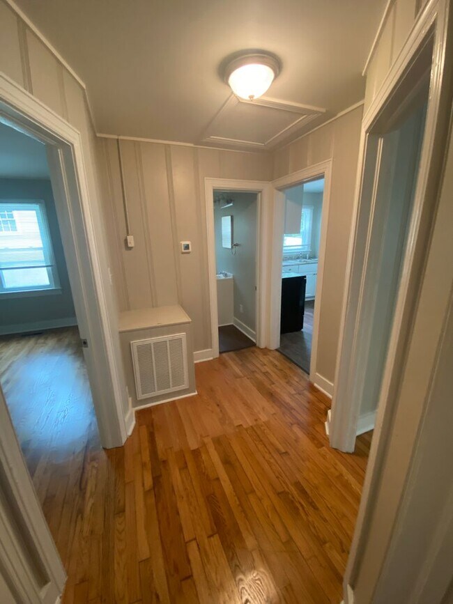 Cute cottage style home in historic Hampto... Rental House Rental in